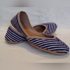 Fuchsia's exquisite Handmade Embroidered Blue Peplum Stripes Leather Flats US 7